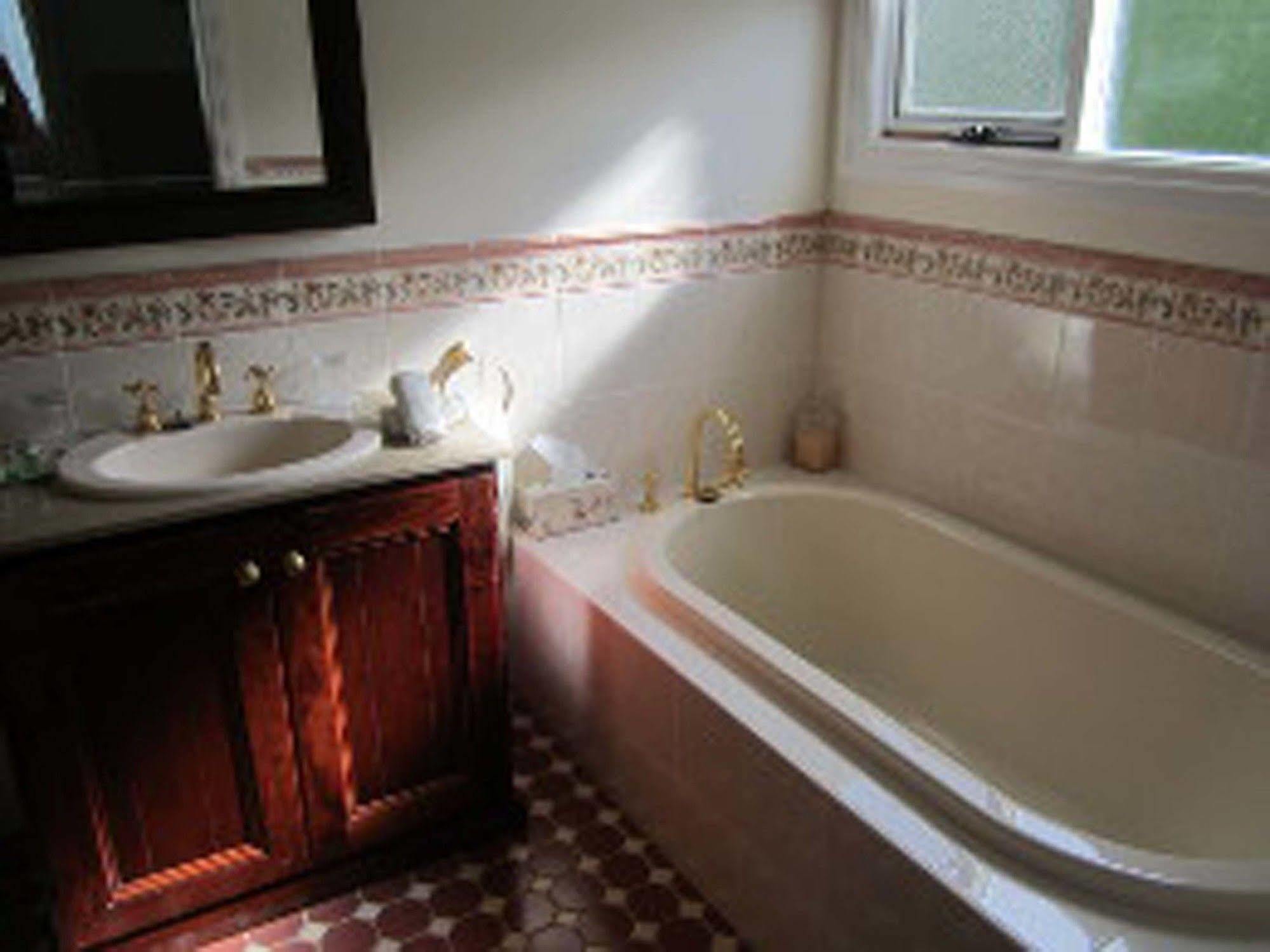 Bed and Breakfast Walton House à Huonville Extérieur photo